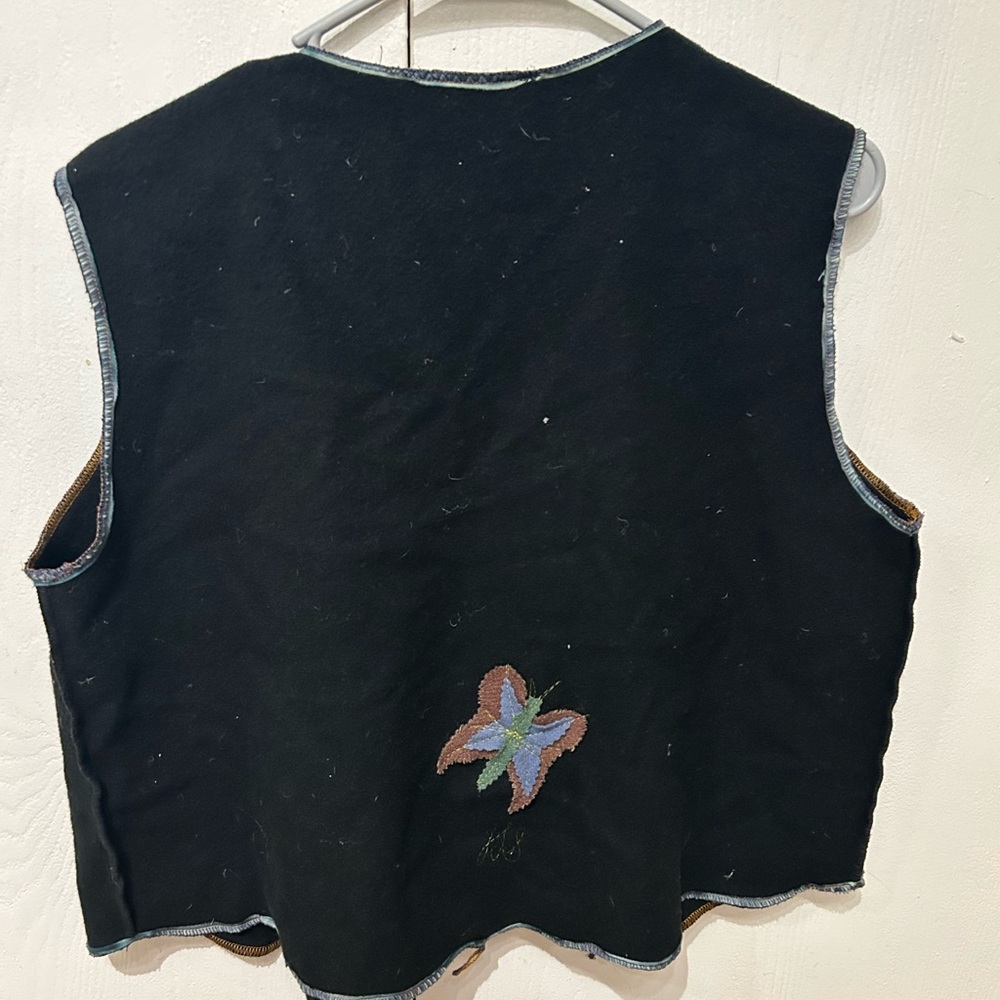 Pattern Vest - Picture 3 of 3